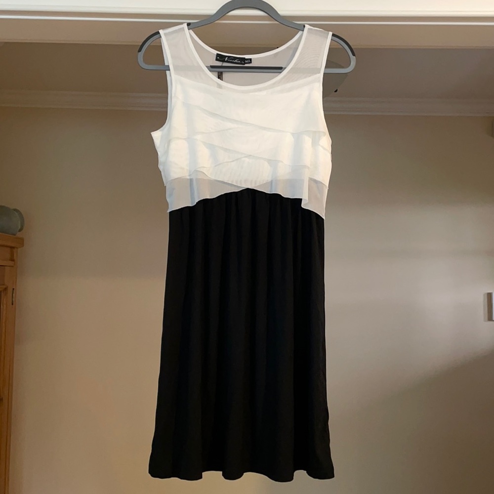 Neesha Black & White Mini Dress M/L New